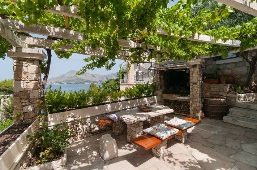 Croatia, Middle Dalmatia,  - House, for sale