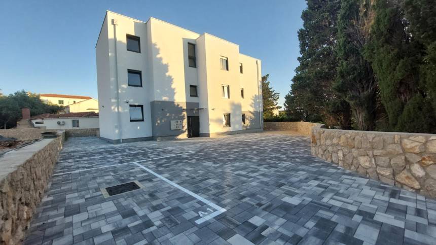 Croatia, Island of Pag, Novalja - Apartment, for sale