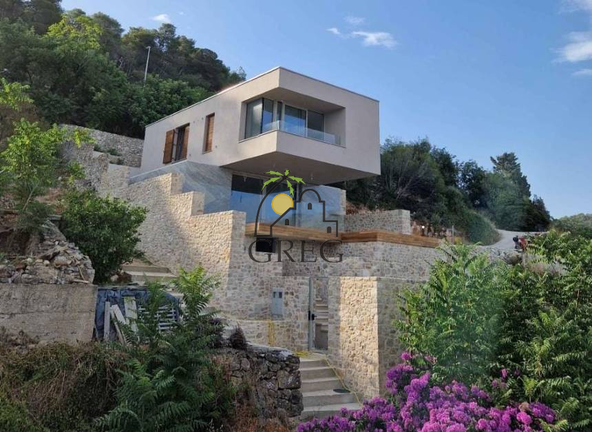 Croatia, Island of Vis,  - House, for sale
